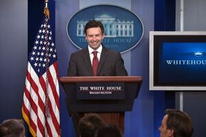 В США готовят "пропорциональный ответ" на взлом серверов американских партий, заявил Эрнест