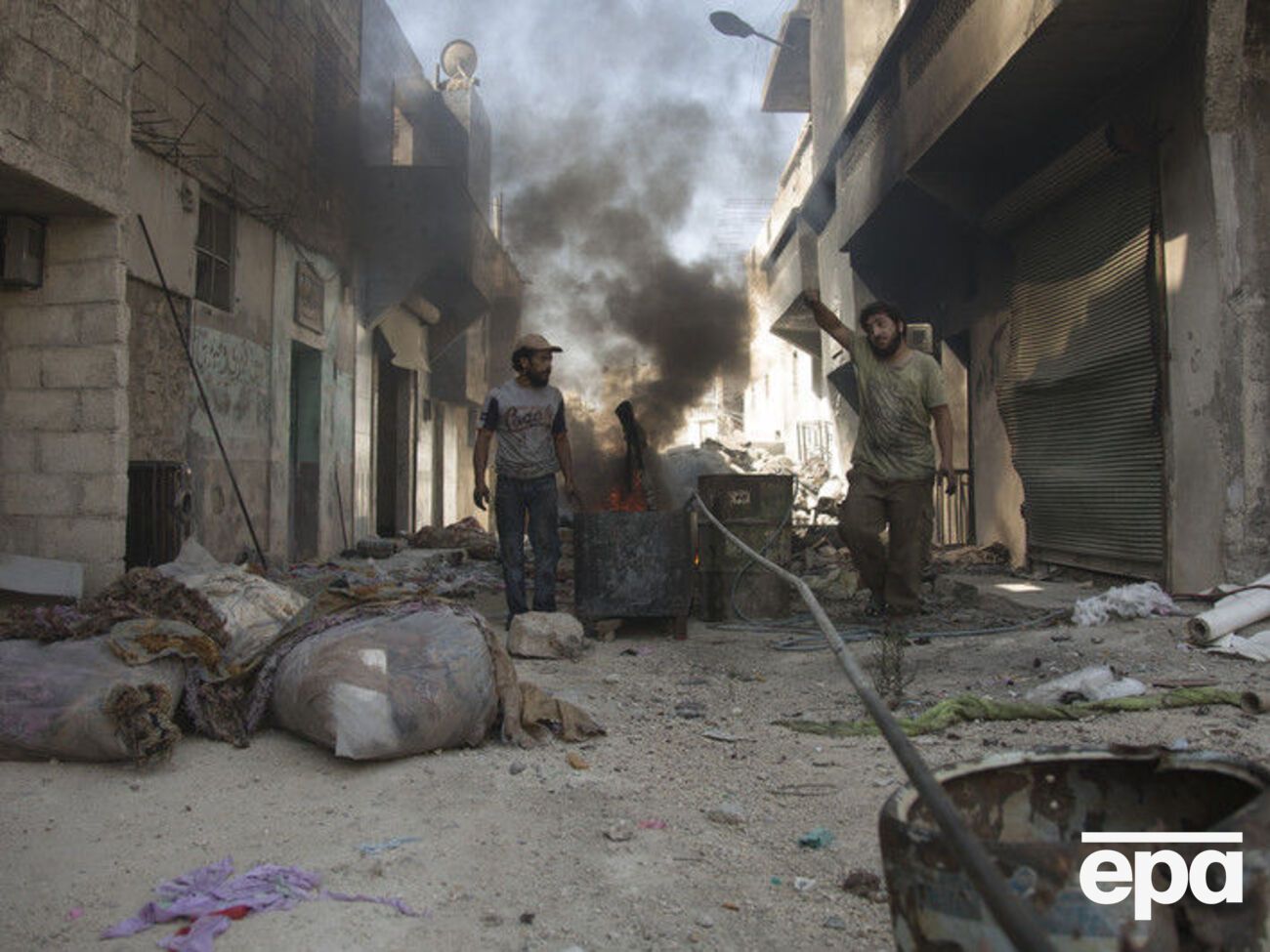 В результате налетов сирийской авиации на Алеппо погибли по меньшей мере 25 человек