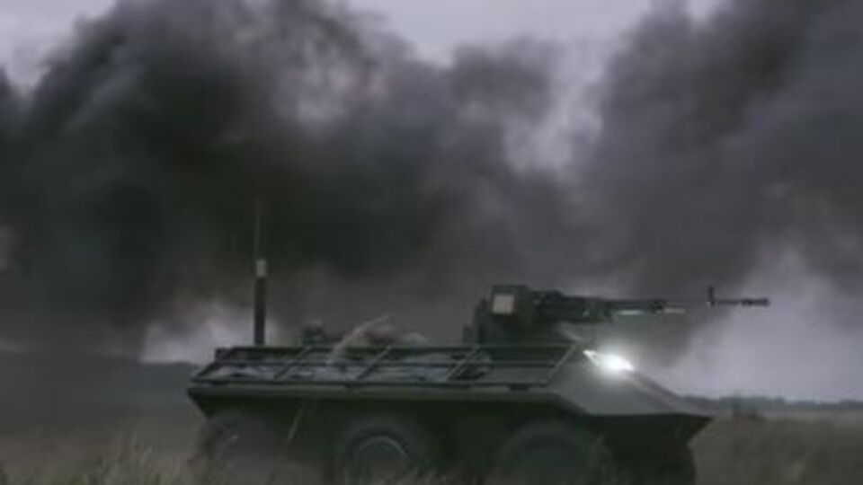 "Укроборонпром" впервые продемонстрировал на выставке беспилотное многоцелевое тактическое транспортное средство "Фантом"