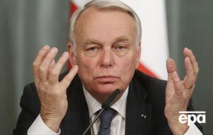 Эро считает, что Путин отказался от поездки во Францию, чтобы избежать неудобных тем