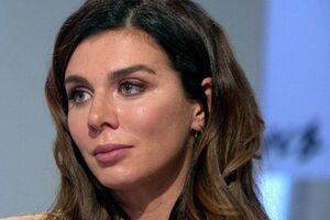Седокова до сих пор плачет, говоря о своем первом браке