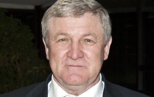 Михаил Ежель: Пусть "великий патриот" и приспособленец Матиос растолкует: кого Ежель предал?! как именно Родине изменил?! где ушел с поля боя?!