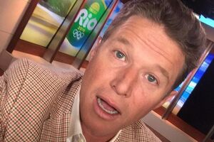 Буш отстранен от работы