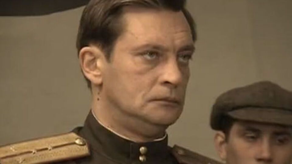 Полиция ищет грабителей, которые вторглись в коттедж Домогарова