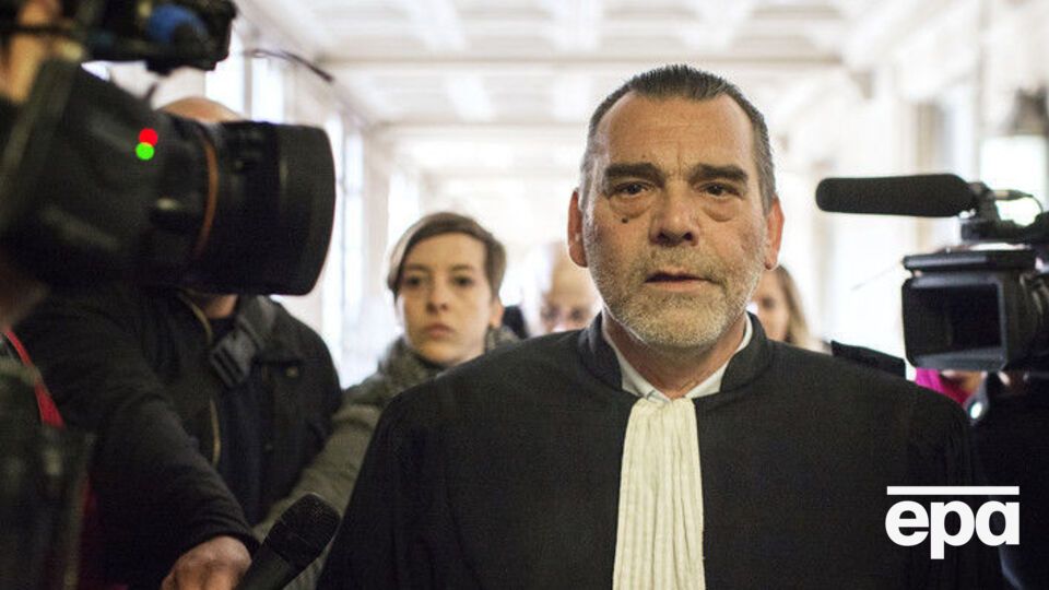 Юрист Бертон заявил, что выходит из дела Абдеслама
