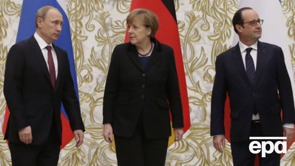 Путин, Меркель и Олланд поговорили по телефону