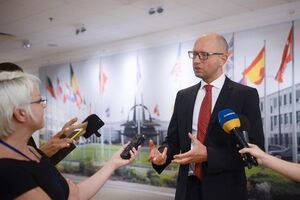 Яценюк: Следствие установит роль каждого участника организованной преступной группировки, которая возглавлялась тогдашним президентом