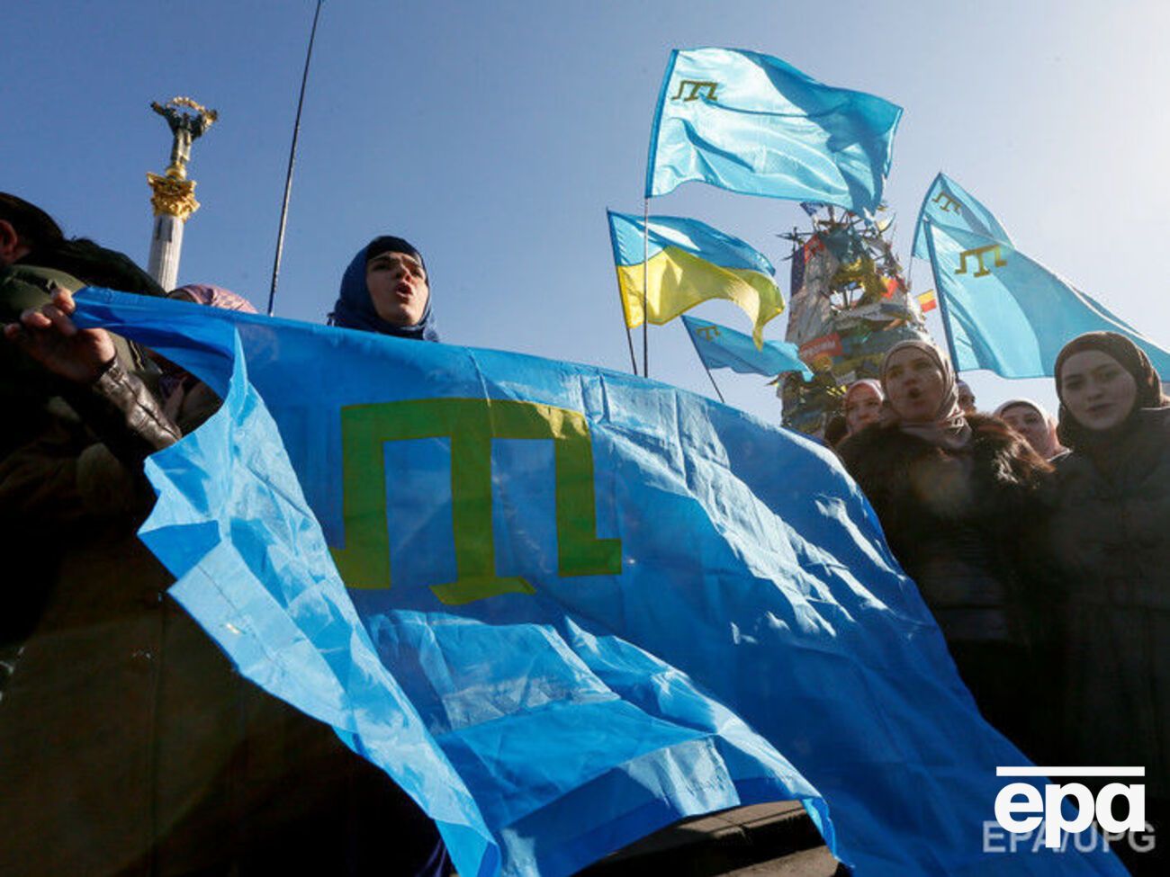 Пятерых крымских татар подозревают в организации и участии в террористической организации, запрещенной на территории РФ