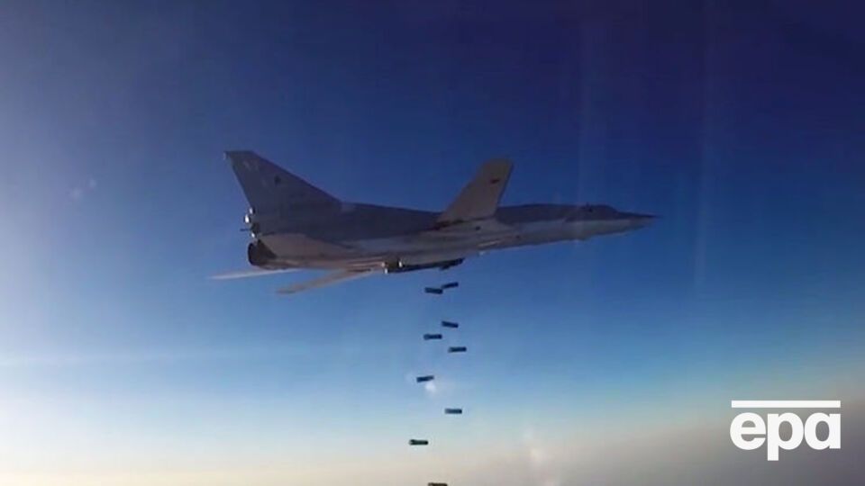Восточная и западная части Алеппо подверглись бомбардировкам