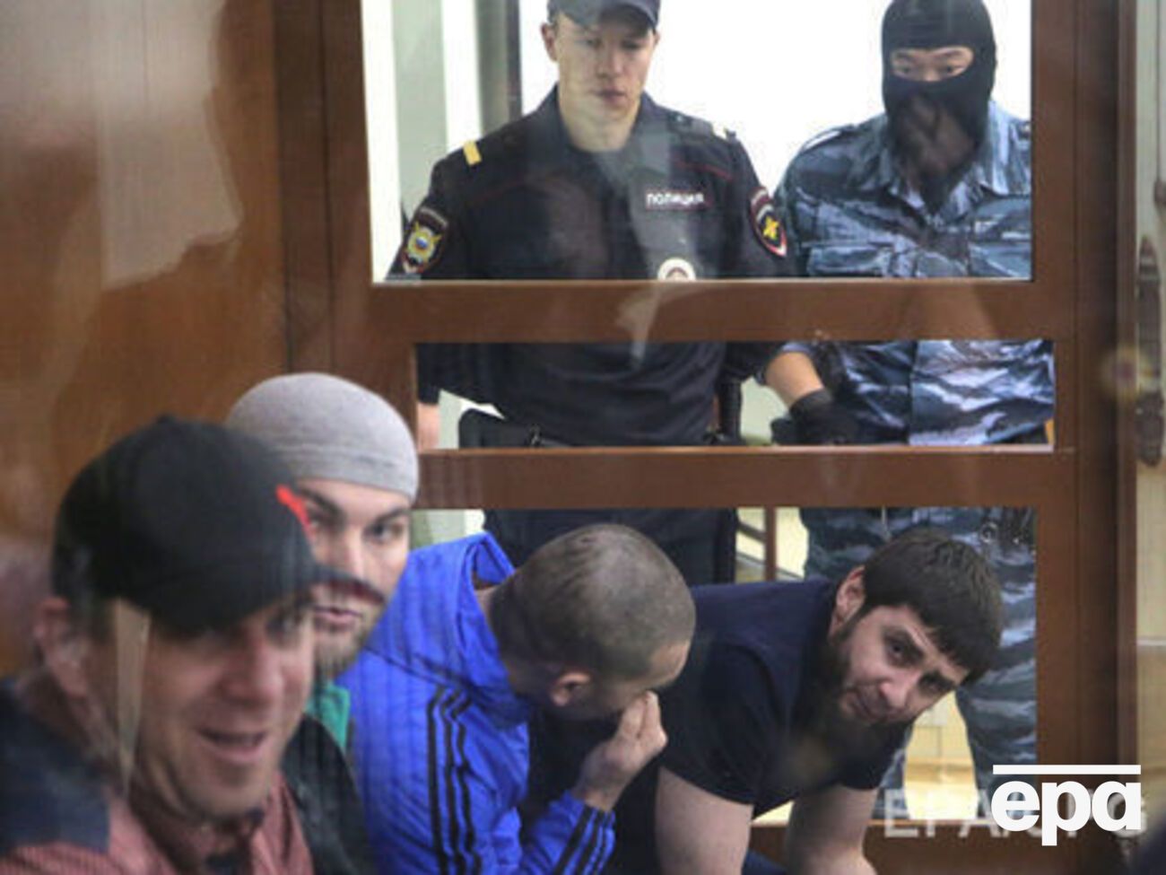 Обвиняемые в убийстве Немцова заявили, что их заставили признаться под пытками