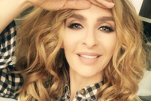 Варнава показала "обручальное" кольцо