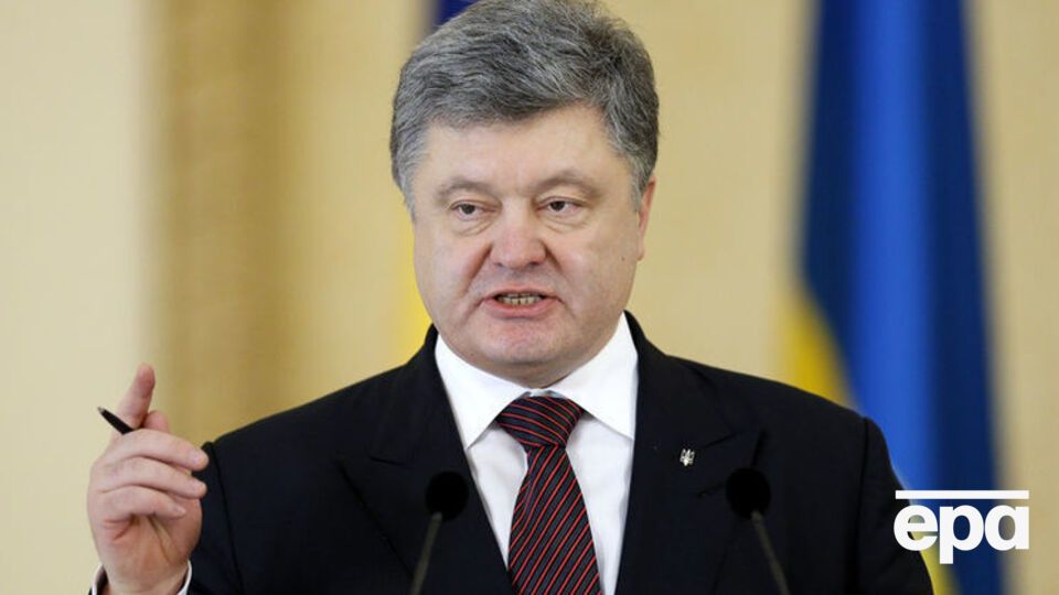 Порошенко: Более 10 тыс. военных отмечены государственными наградами