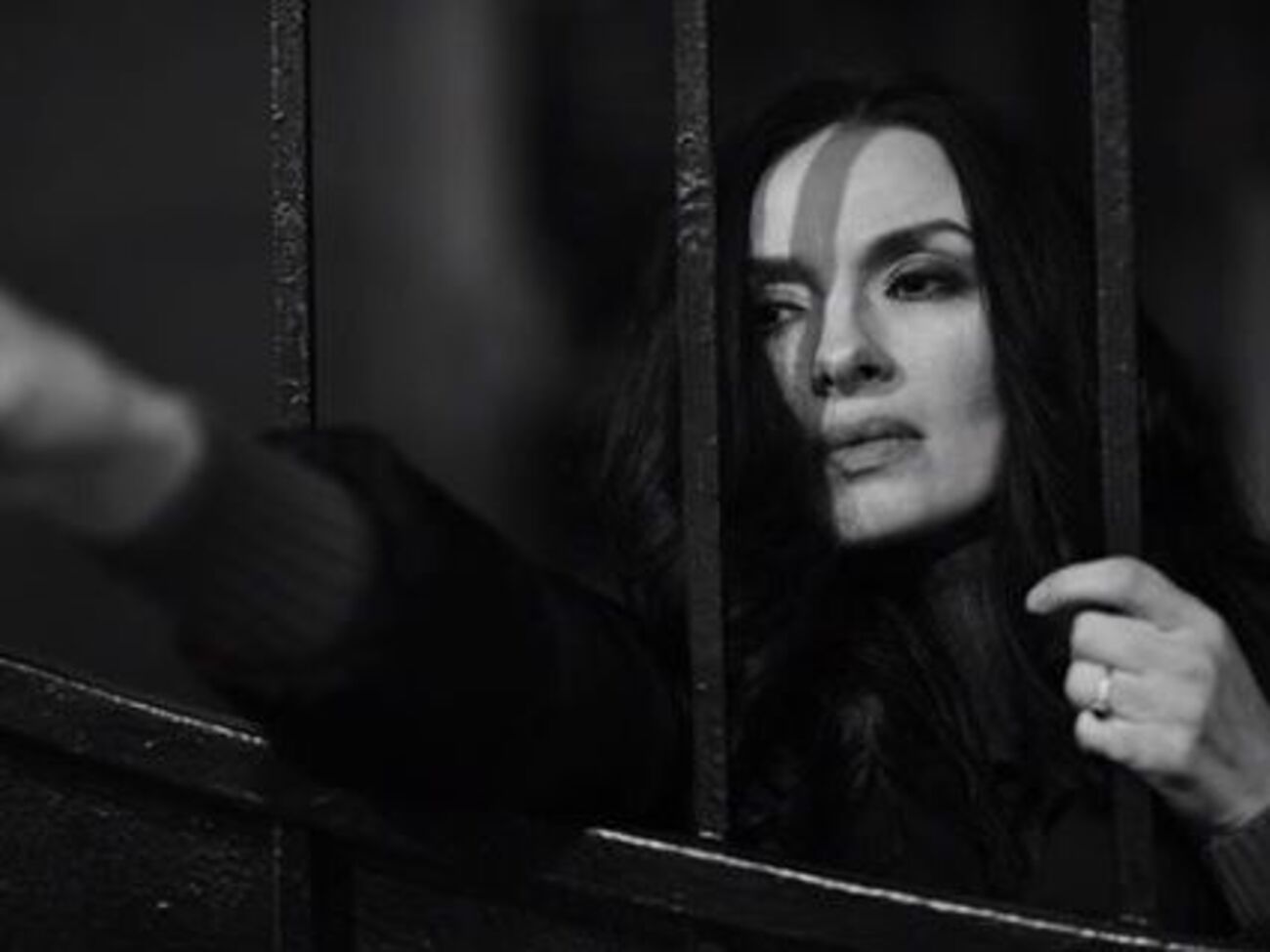 Мейхер-Грановская позировала для черно-белого сета