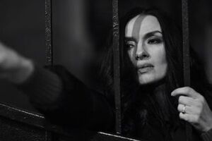Мейхер-Грановская позировала для черно-белого сета
