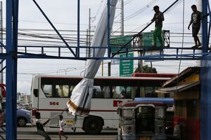 Филиппины готовятся к шторму "Сарика". Фоторепортаж