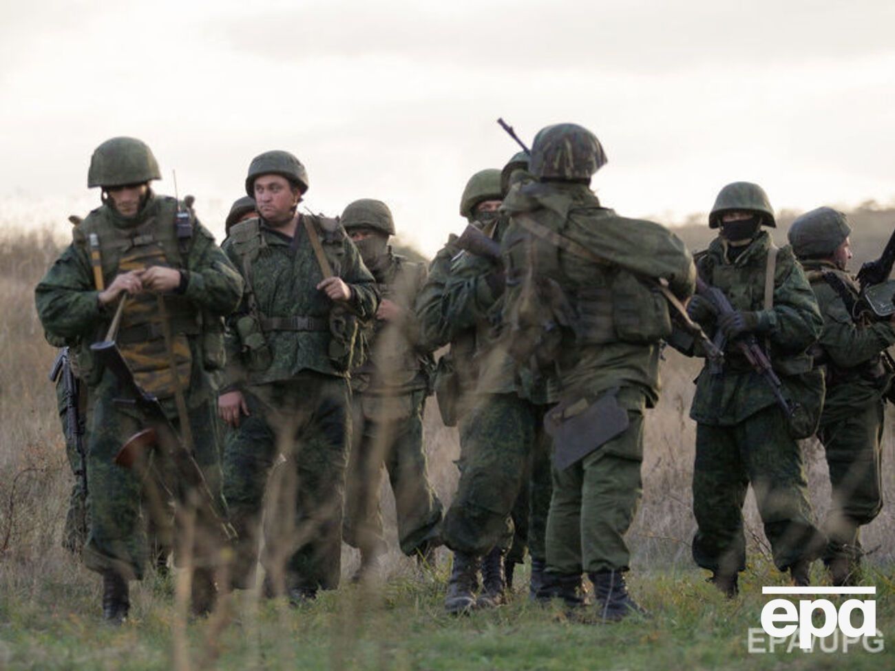 Российское правительство просит разрешить военным заключать краткосрочные контракты