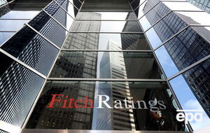 Fitch улучшило прогноз суверенного рейтинга России с негативного на стабильный