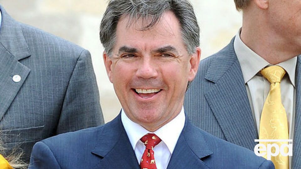 Прентис был депутатом, возглавлял разные министерства, а также был премьером провинции Альберта