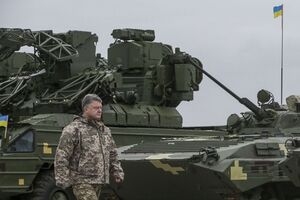 Порошенко передал армии технику