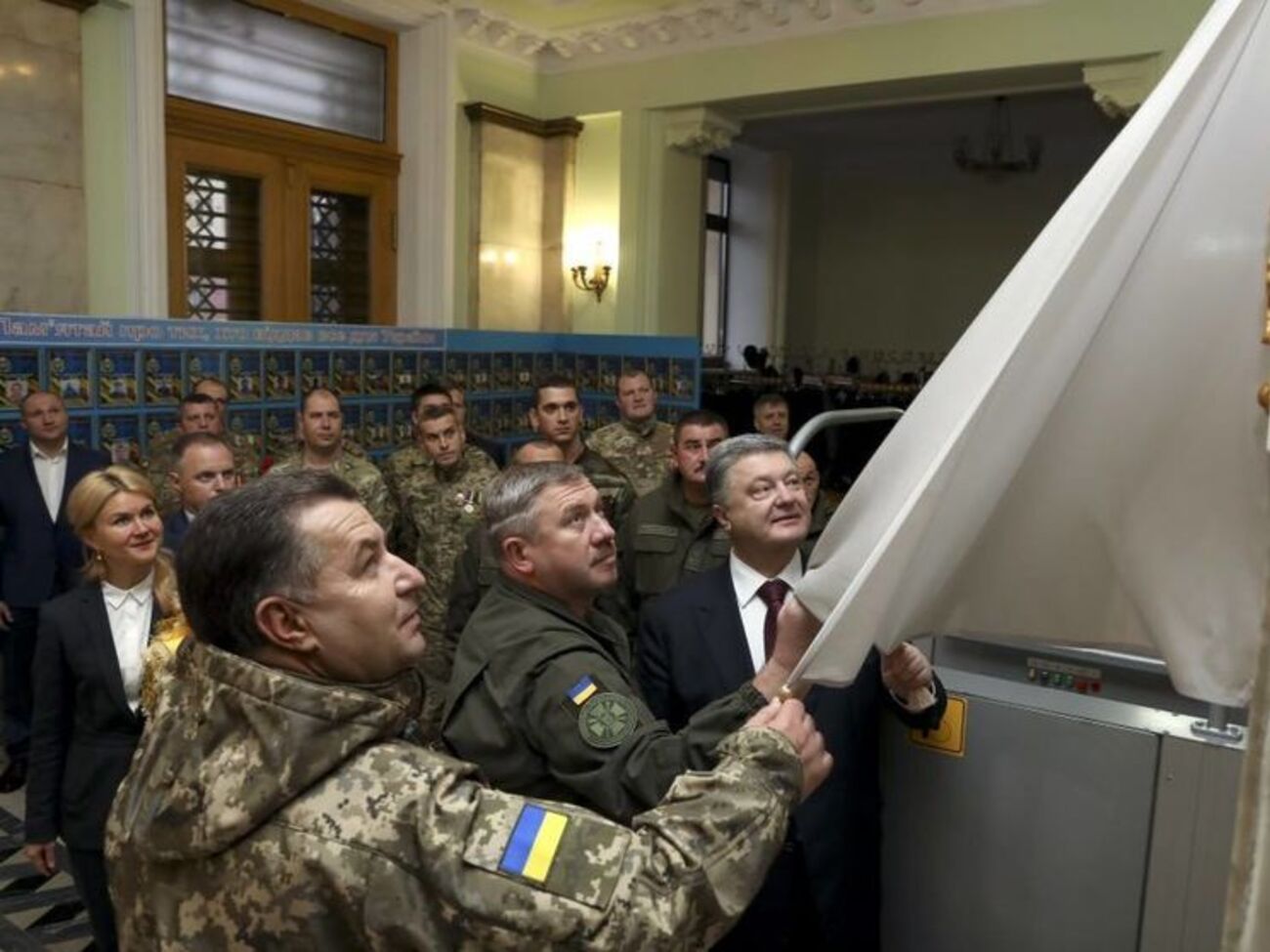 Порошенко:&nbsp;Мужественные бойцы "Ягуара" в зародыше задушили московский проект "Харьковской народной республики"