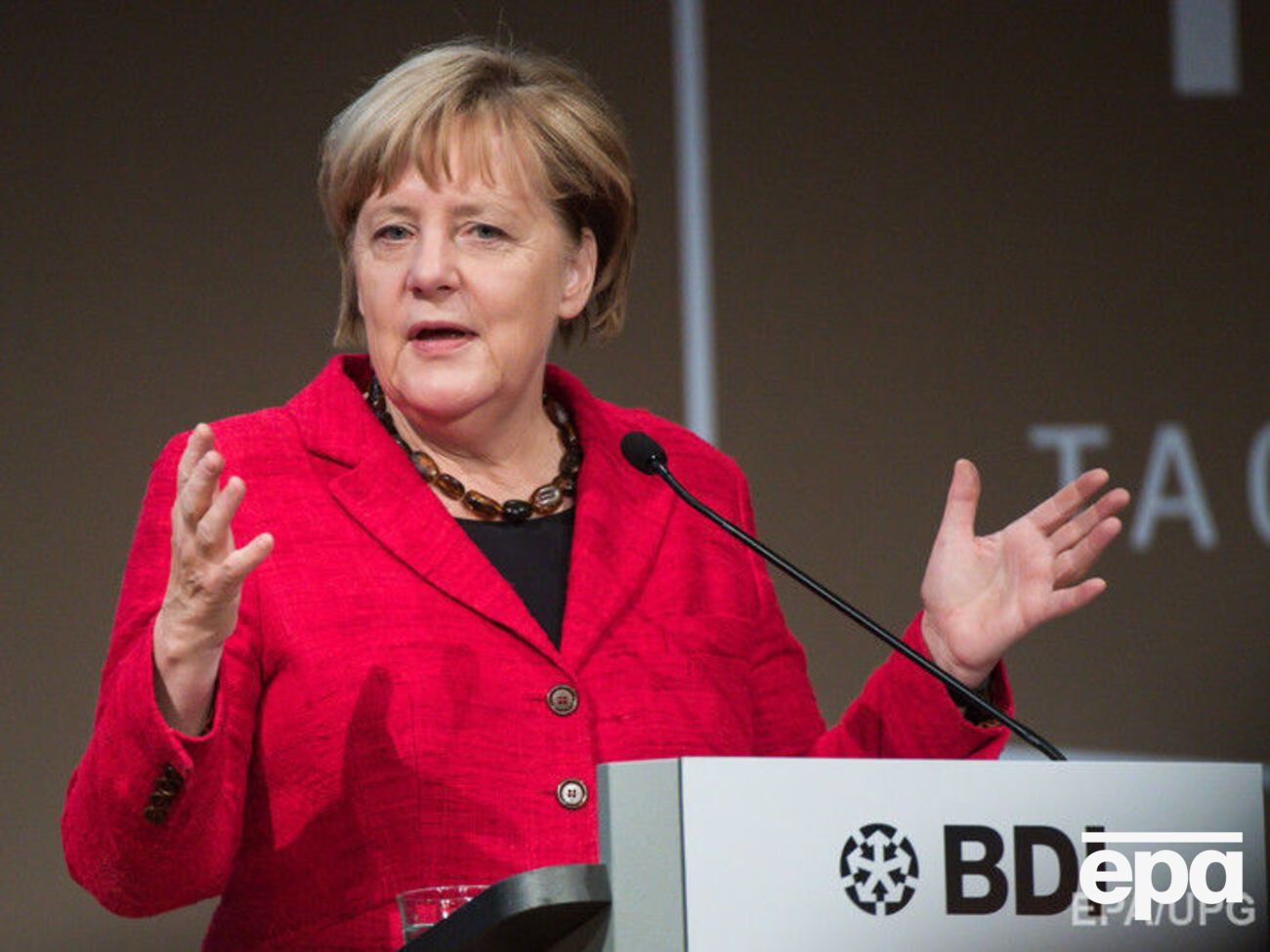 Меркель недовольна Россией после атак на гуманитарный конвой в Сирии и бомбежек Алеппо