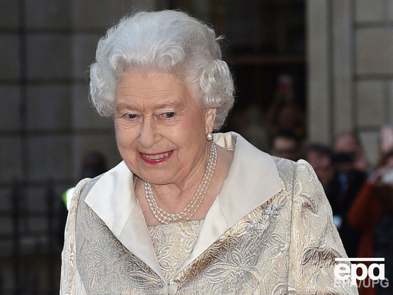 Елизавета II является монархом уже 64 года