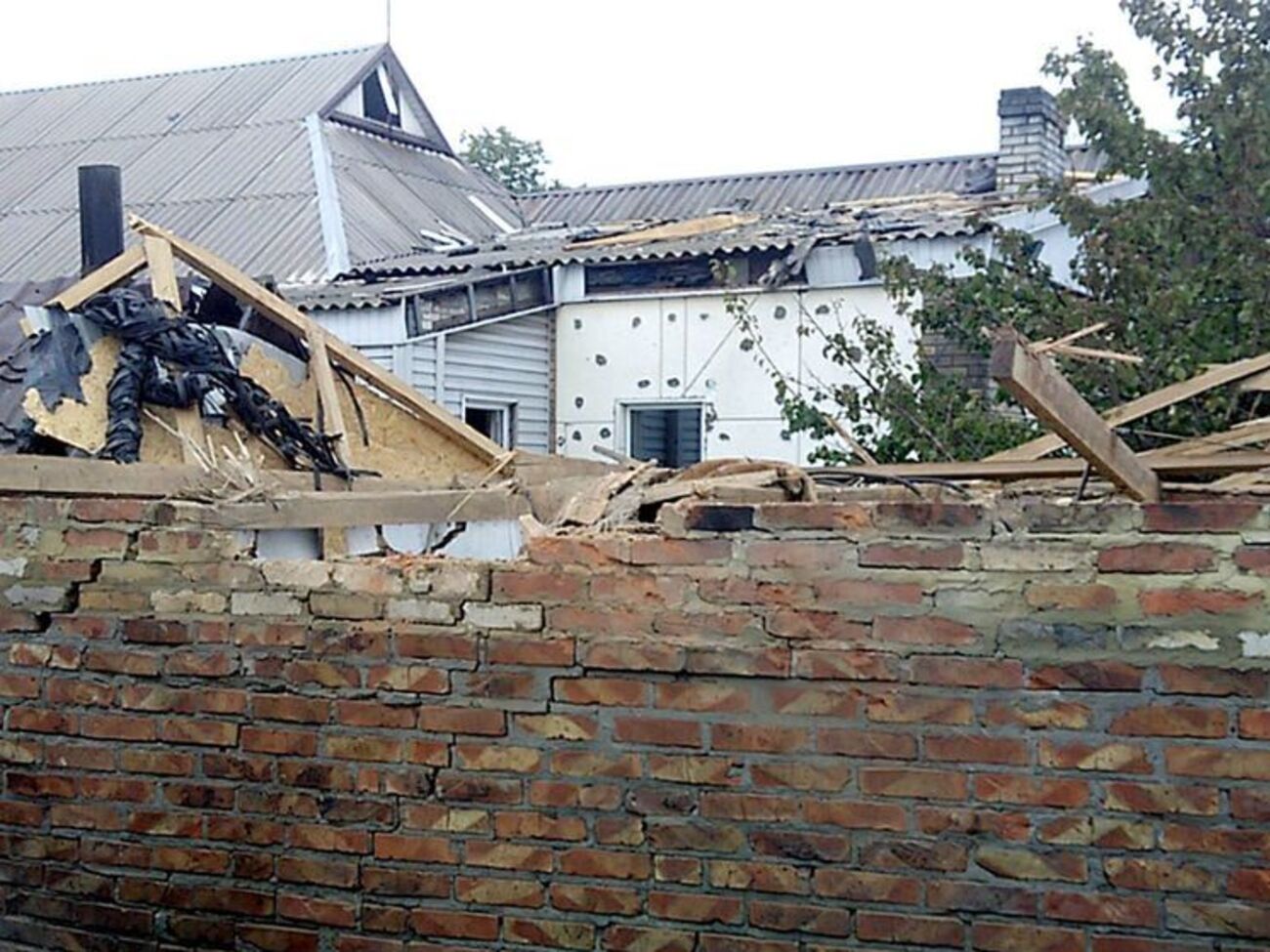 Жилой сектор Марьинки и Красногоровки обстреляли 122-мм артиллерийскими снарядами и 82-мм минами