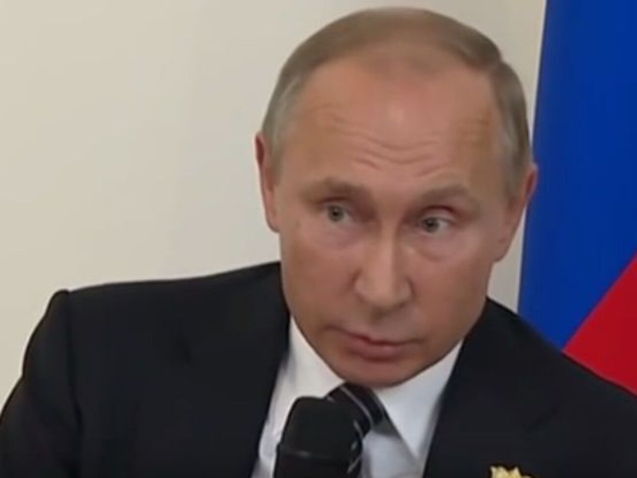 Владимир Путин: На прослушку тратятся миллиарды долларов