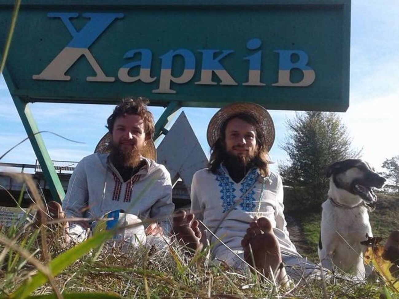 Онисько, Реглис и их спутница, собака Боса