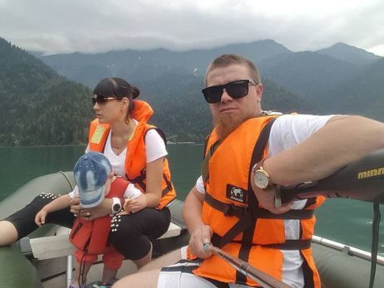 Боевик Арсений Павлов и его жена в Абхазии