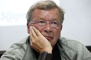 Виктор Ерофеев: Я вижу, что очень многие головой повернуты назад