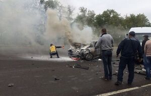 От удара легковой автомобиль загорелся