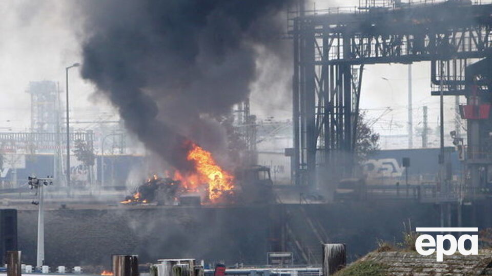 Взрыв произошел в гавани химзавода