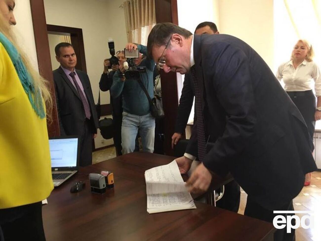 Автор письма угрожал уничтожить генпрокурора Украины Юрия Луценко