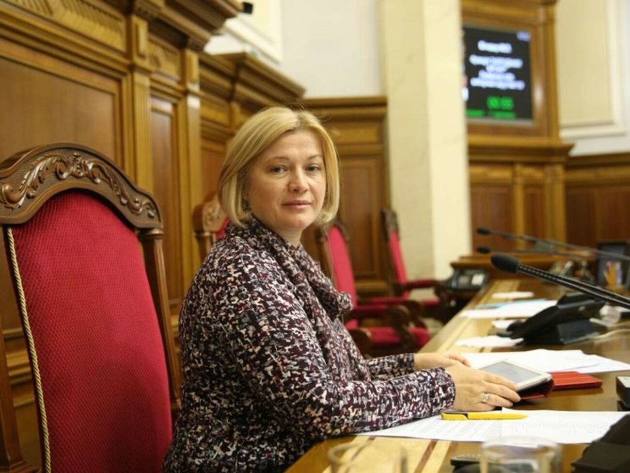 По данным Геращенко, в плену боевиков остаются более 100 человек