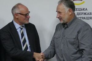 Делегацию британских парламентариев возглавил глава комитета Криспин Блант