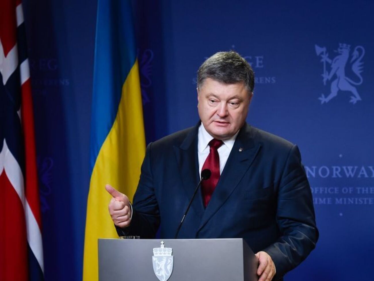 Порошенко заявил о невозможности проведения сейчас выборов на Донбассе