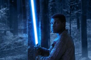 По словам Лукаса, световые мечи продаются нелегально