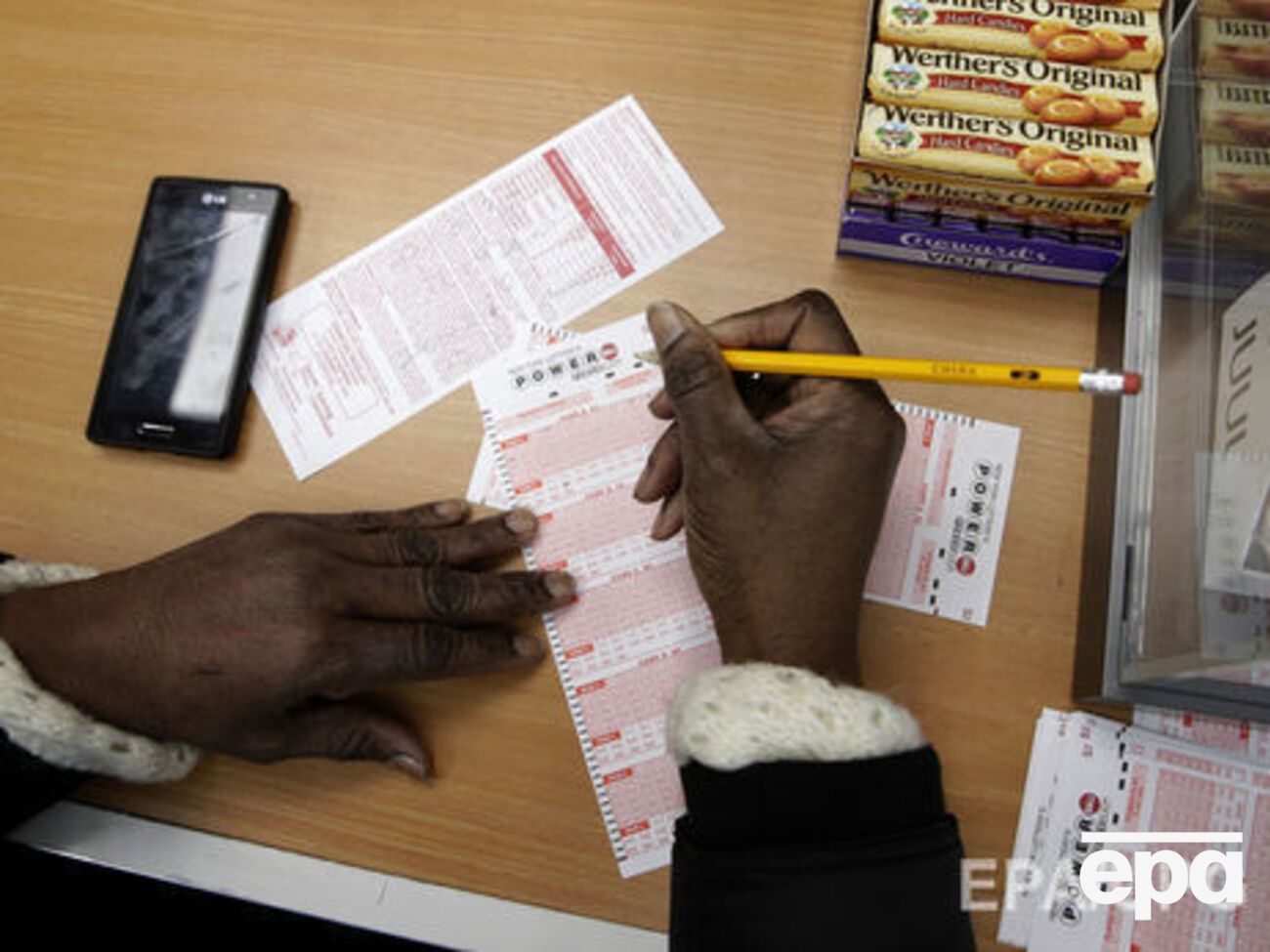 Победитель потратил на выигрышные билеты 15 евро