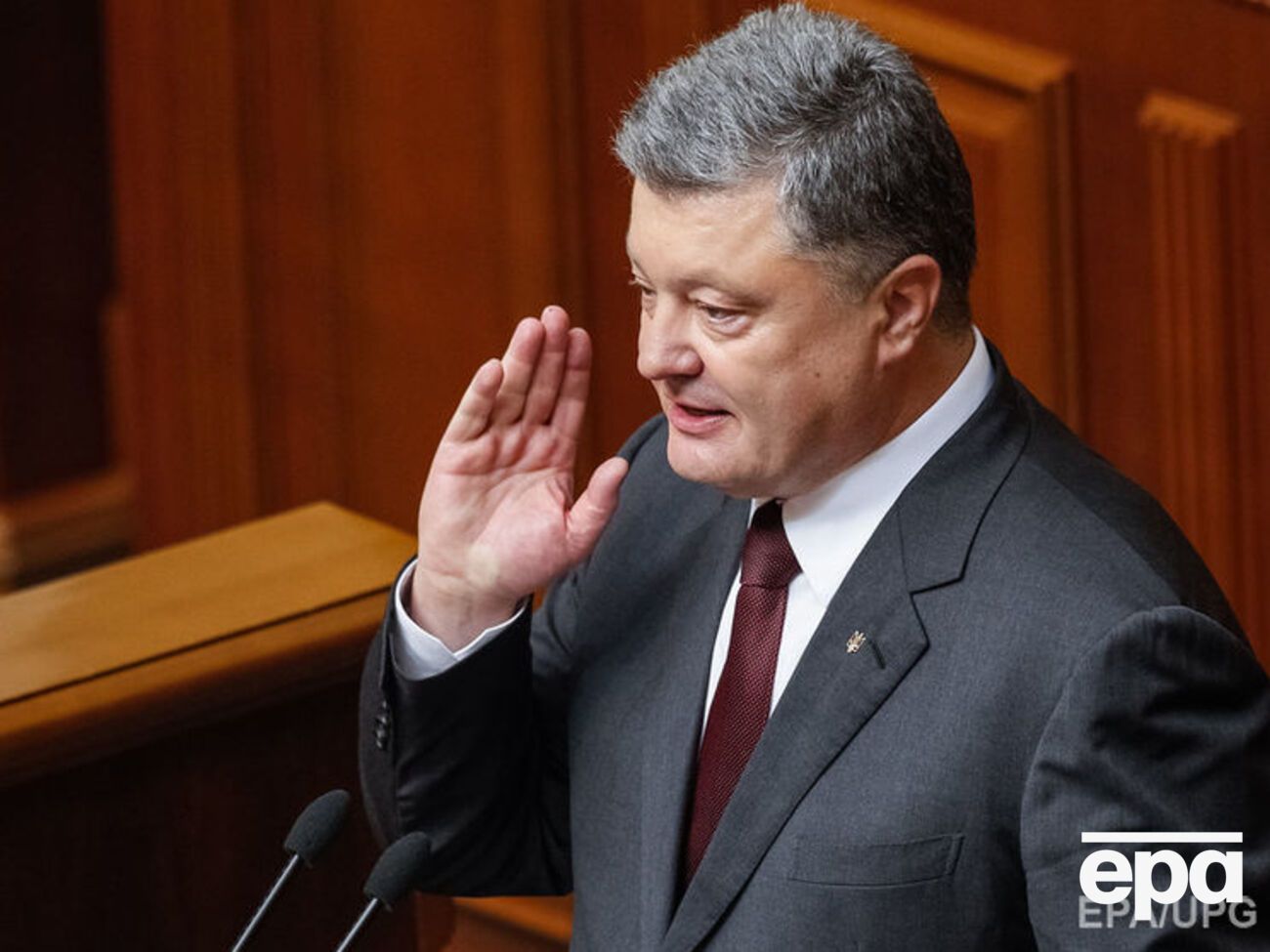 Порошенко провел телефонный разговор с Левеном