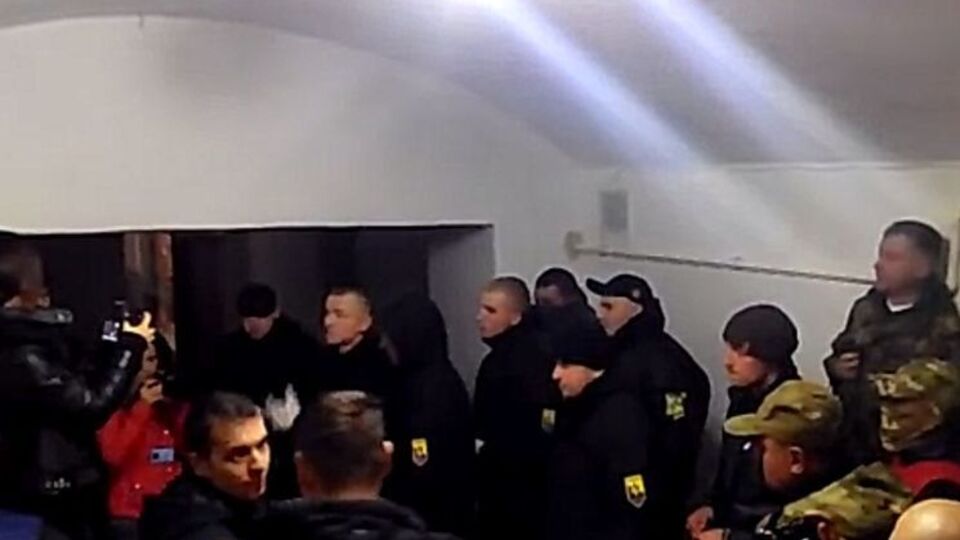 Показ перенесли