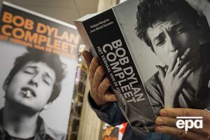 Дилан пока никак не отреагировал на присуждение Нобелевской премии по литературе