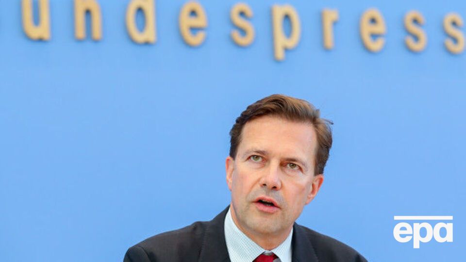 По словам Зайберта, дискуссия по Сирии не обойдется без обсуждения ответственных за бомбардировки