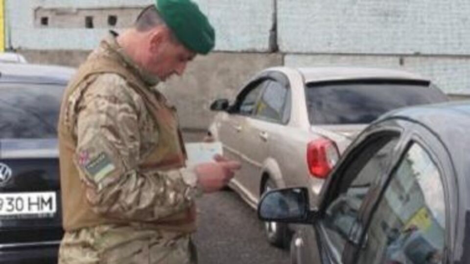 Пограничники передали задержанного Нацполиции