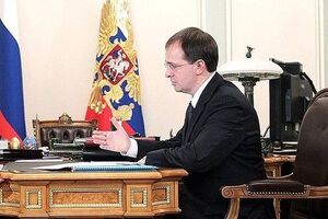 В докторской диссертации министра культуры РФ Мединского обнаружили грубые ошибки