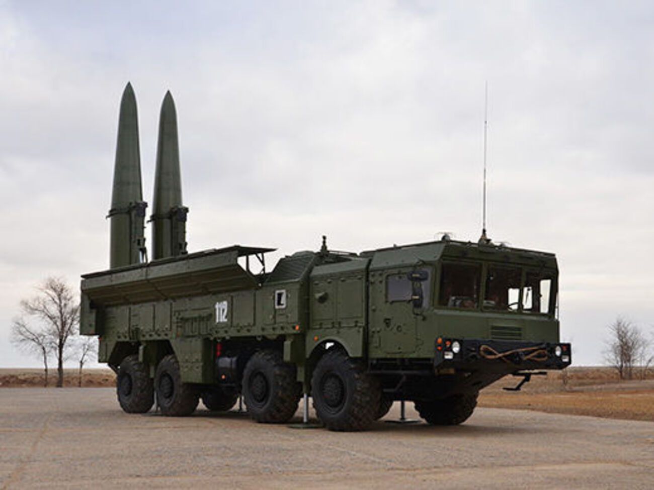 Российские военные отрабатывали практические навыки по подготовке "Искандер-М" к стрельбе