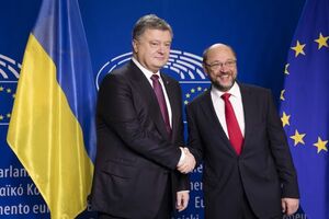 Порошенко призвал Шульца посодействовать в предоставлении Украине безвизового режима
