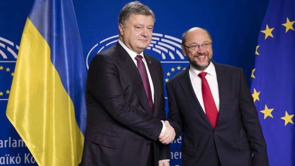 Порошенко призвал Шульца посодействовать в предоставлении Украине безвизового режима