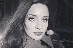 Денисова живет с мужчиной