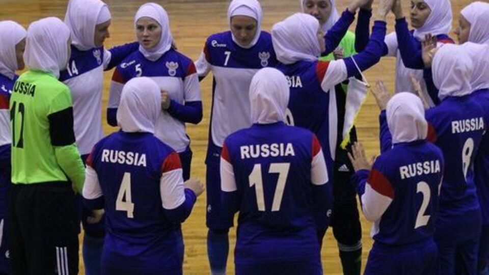 Российские спортсменки выступали в Иране в хиджабах